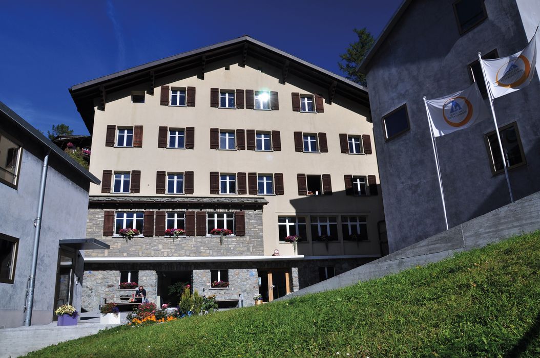 Aussenansicht und Haus Jugendherberge Zermatt