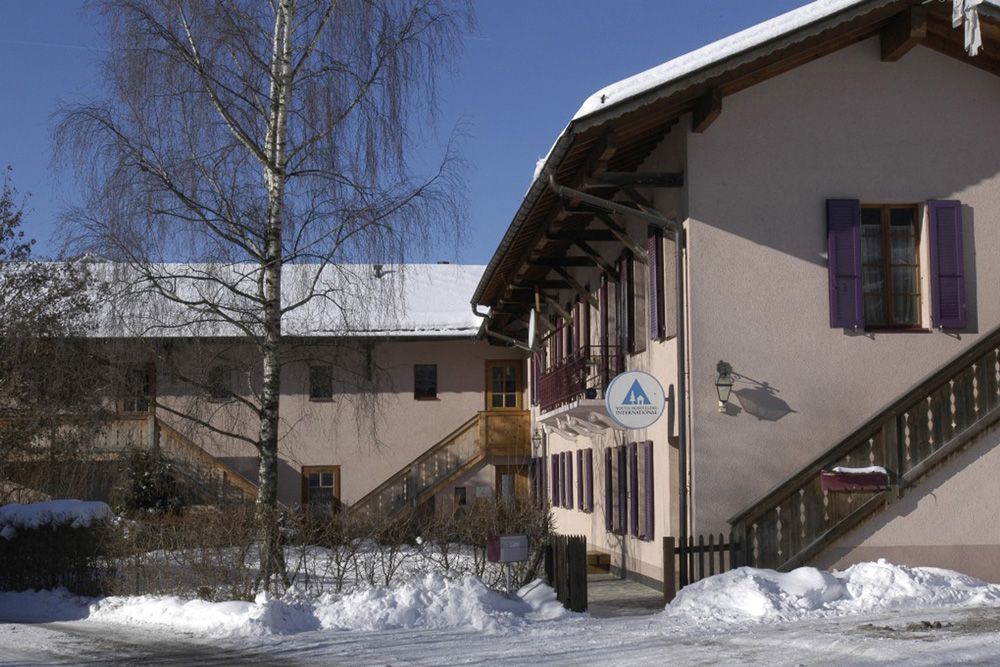 Entrance winter Château-d'Oex Youth Hostel