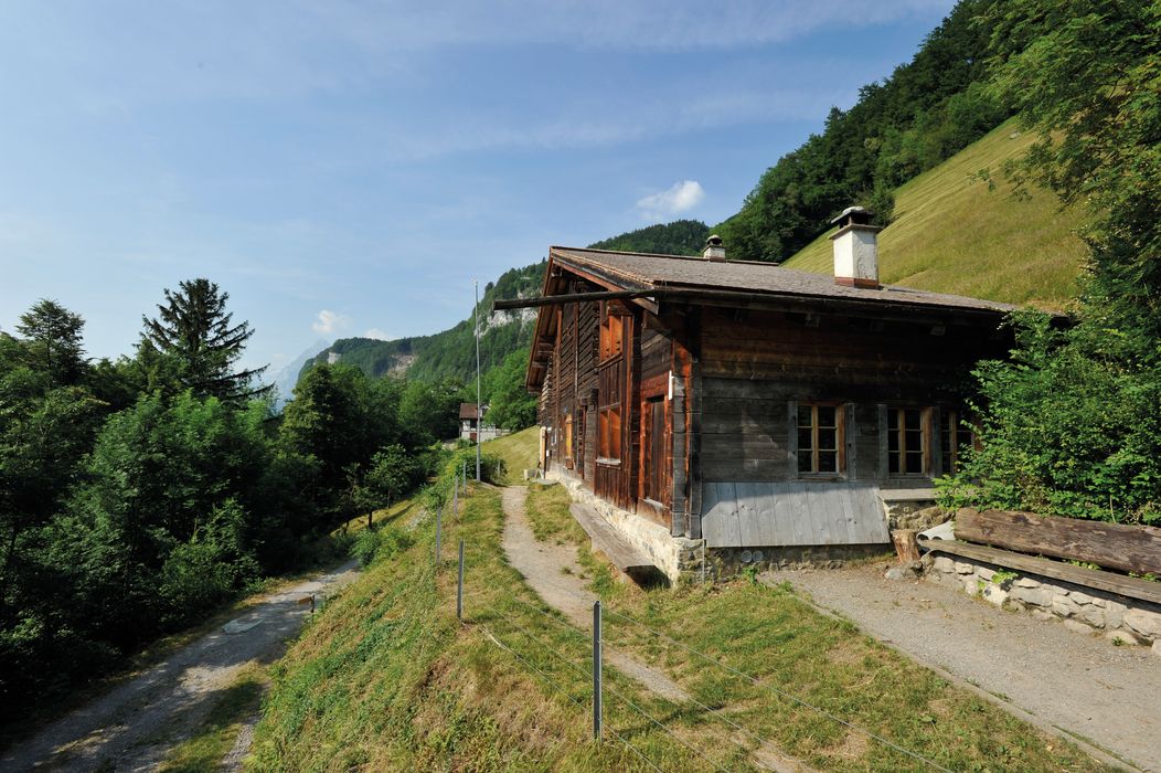 Aussenansicht und Haus mit Umgebung Jugendherberge Seelisberg