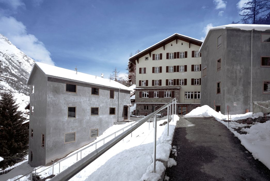 Exterior view winter and building Zermatt Youth Hostel